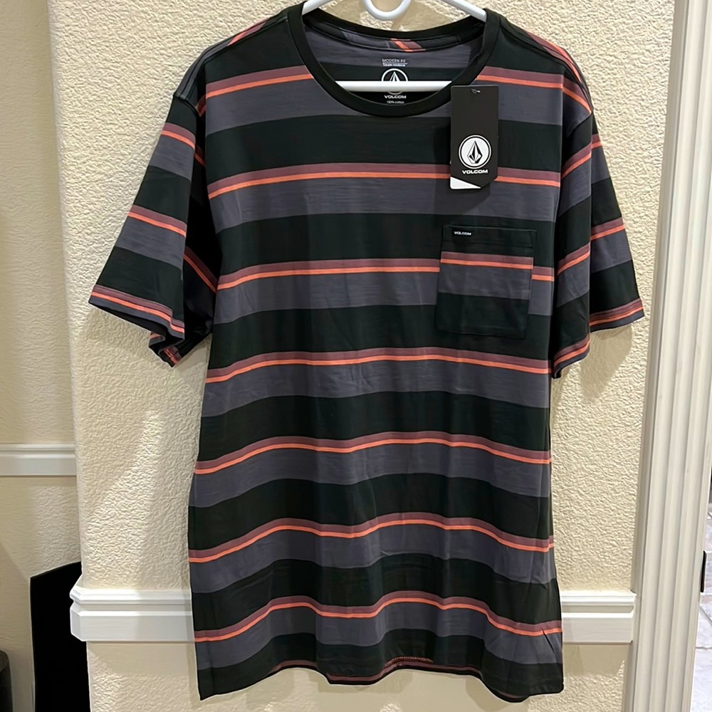 NWT! Mens XL Volcom Pocket Tee
